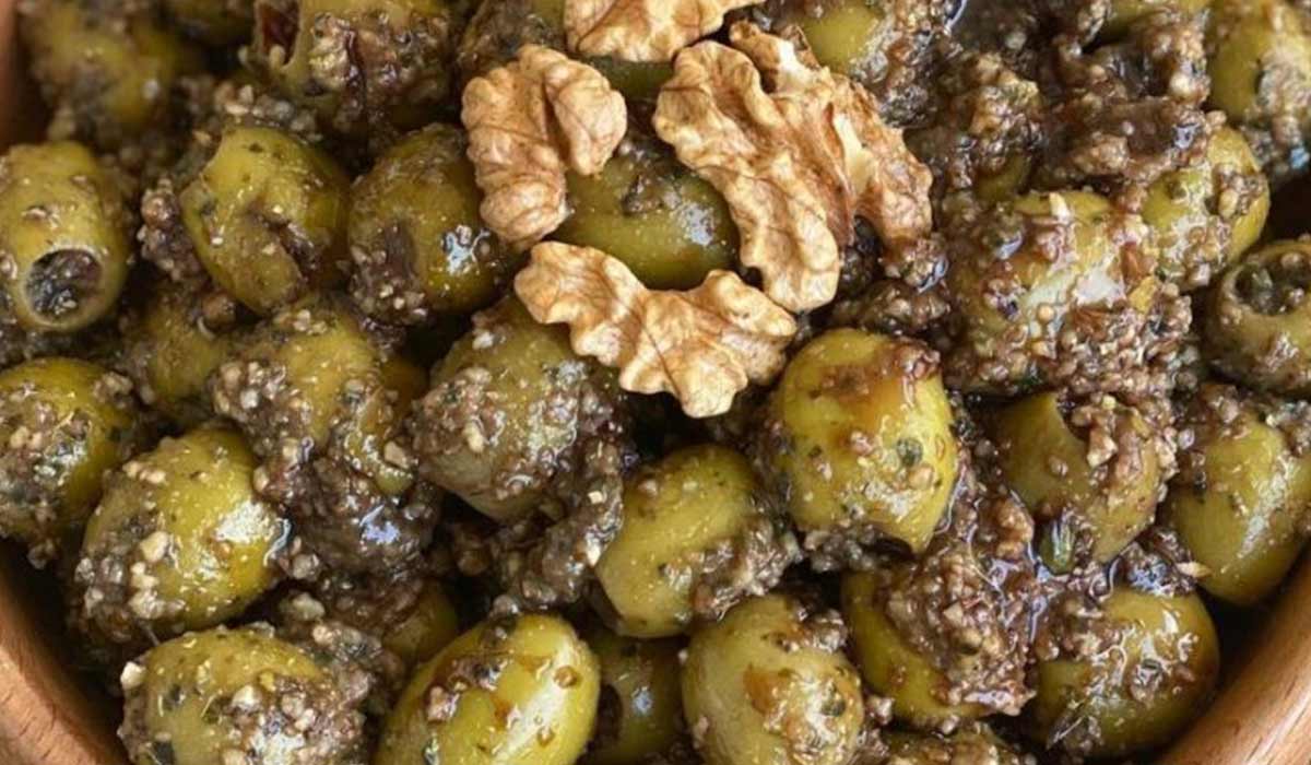 طرز تهیه زیتون پرورده خانگی به روش اصیل ایرانی